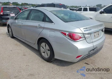 2013 Hyundai Sonata Hybrid z USA, uszkodzony, nr VIN KMHEC4A45DA077559